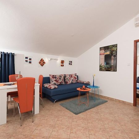 Apartments Villa Zara ロヴラン エクステリア 写真