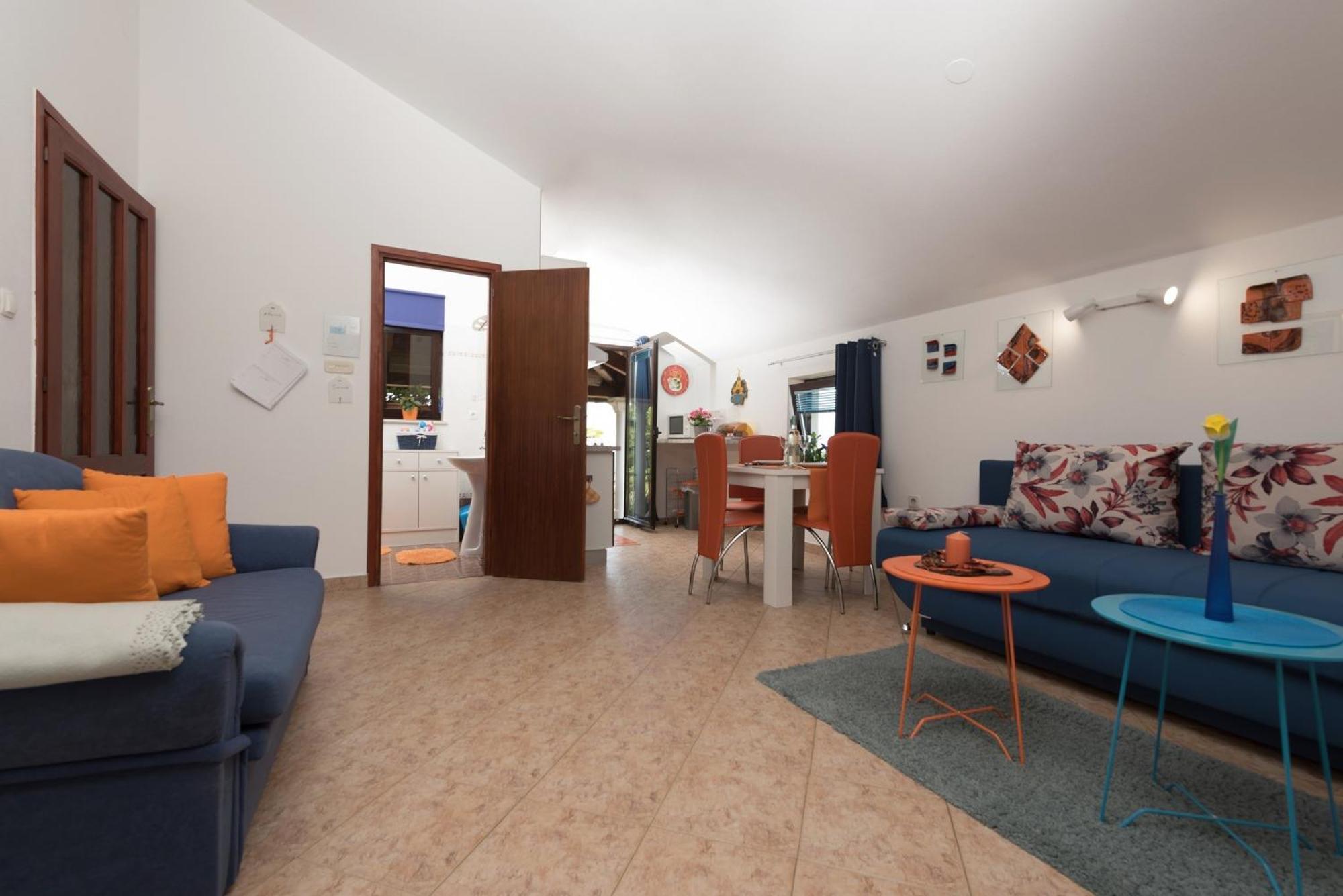 Apartments Villa Zara ロヴラン エクステリア 写真