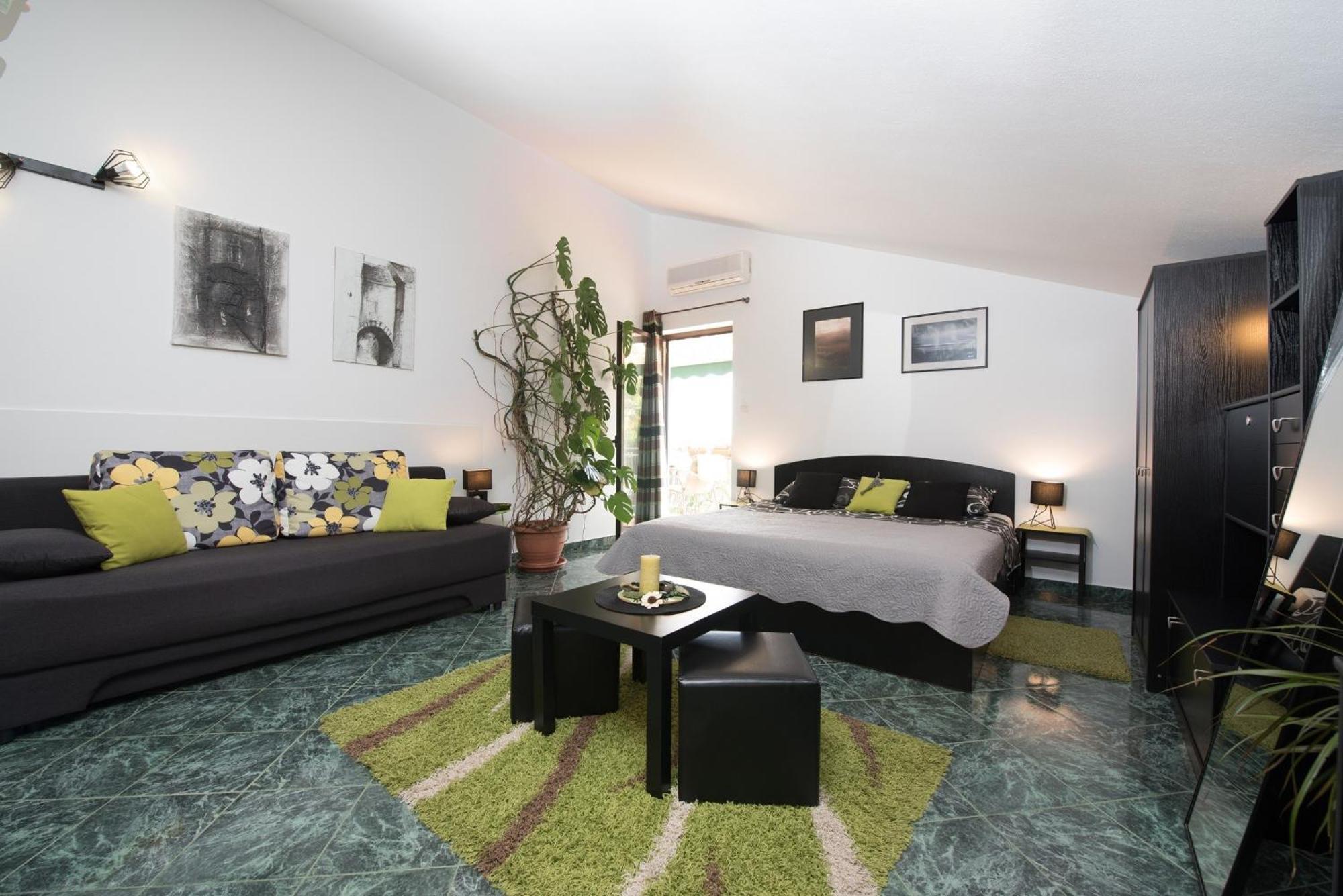 Apartments Villa Zara ロヴラン エクステリア 写真