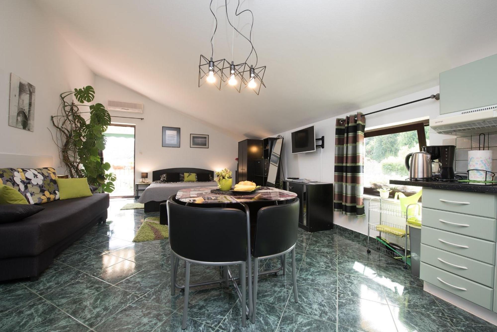 Apartments Villa Zara ロヴラン エクステリア 写真