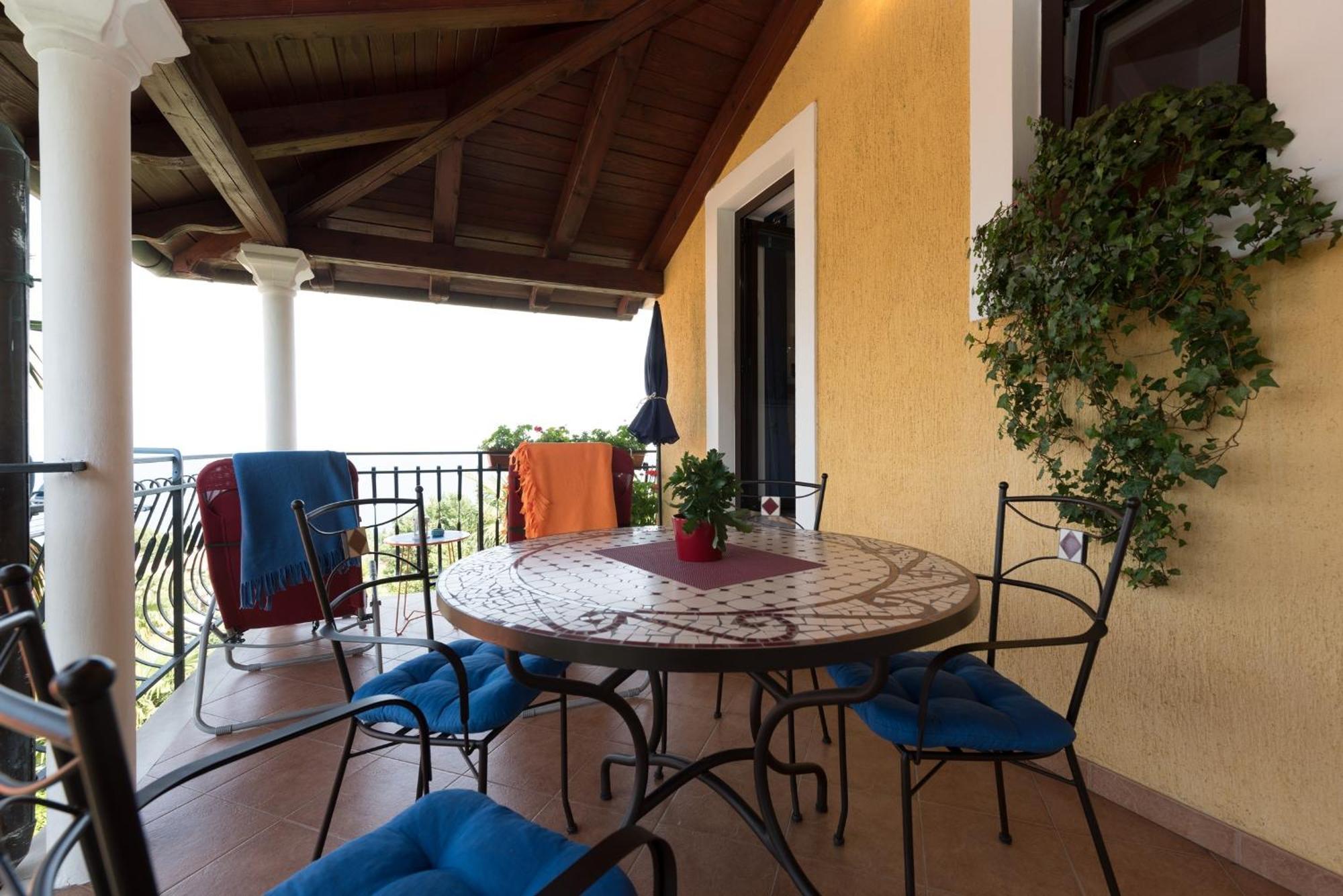 Apartments Villa Zara ロヴラン エクステリア 写真