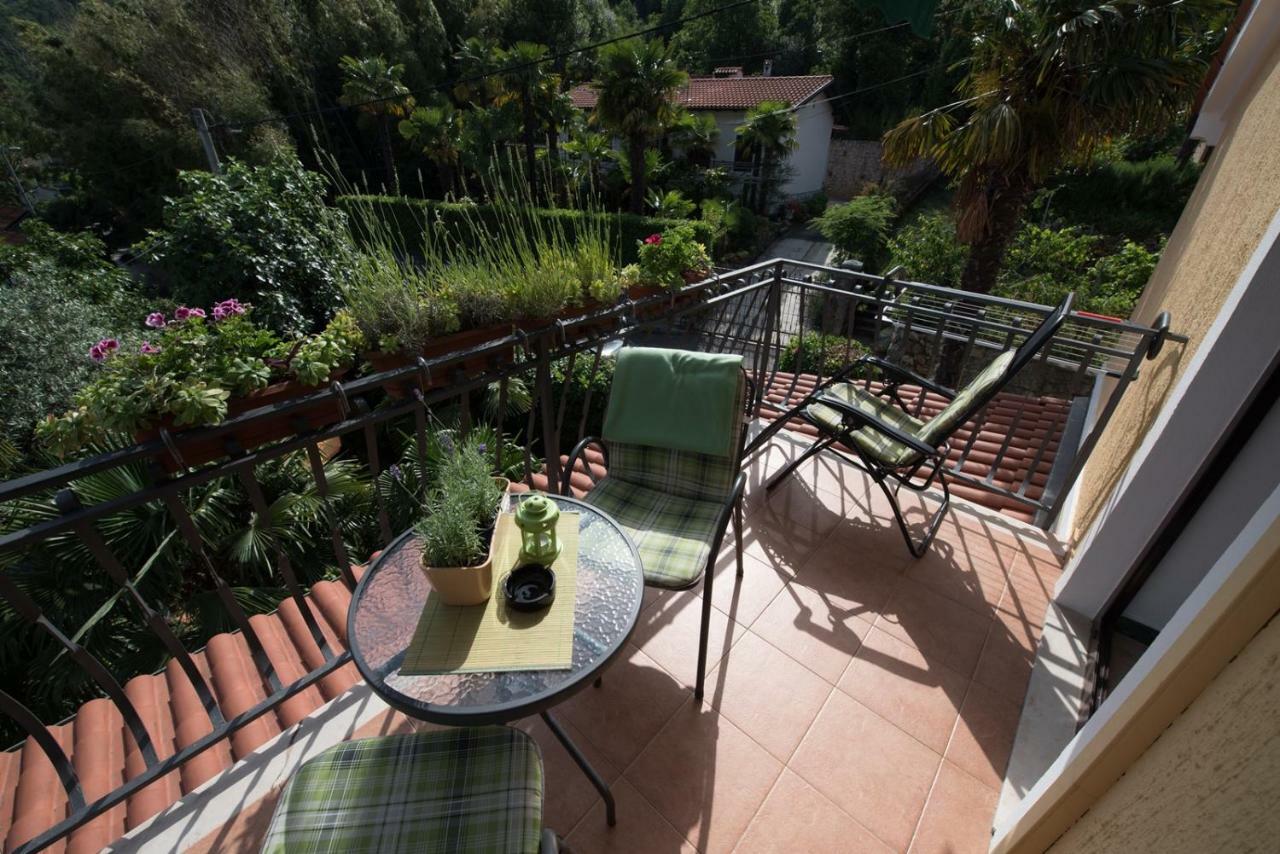 Apartments Villa Zara ロヴラン エクステリア 写真