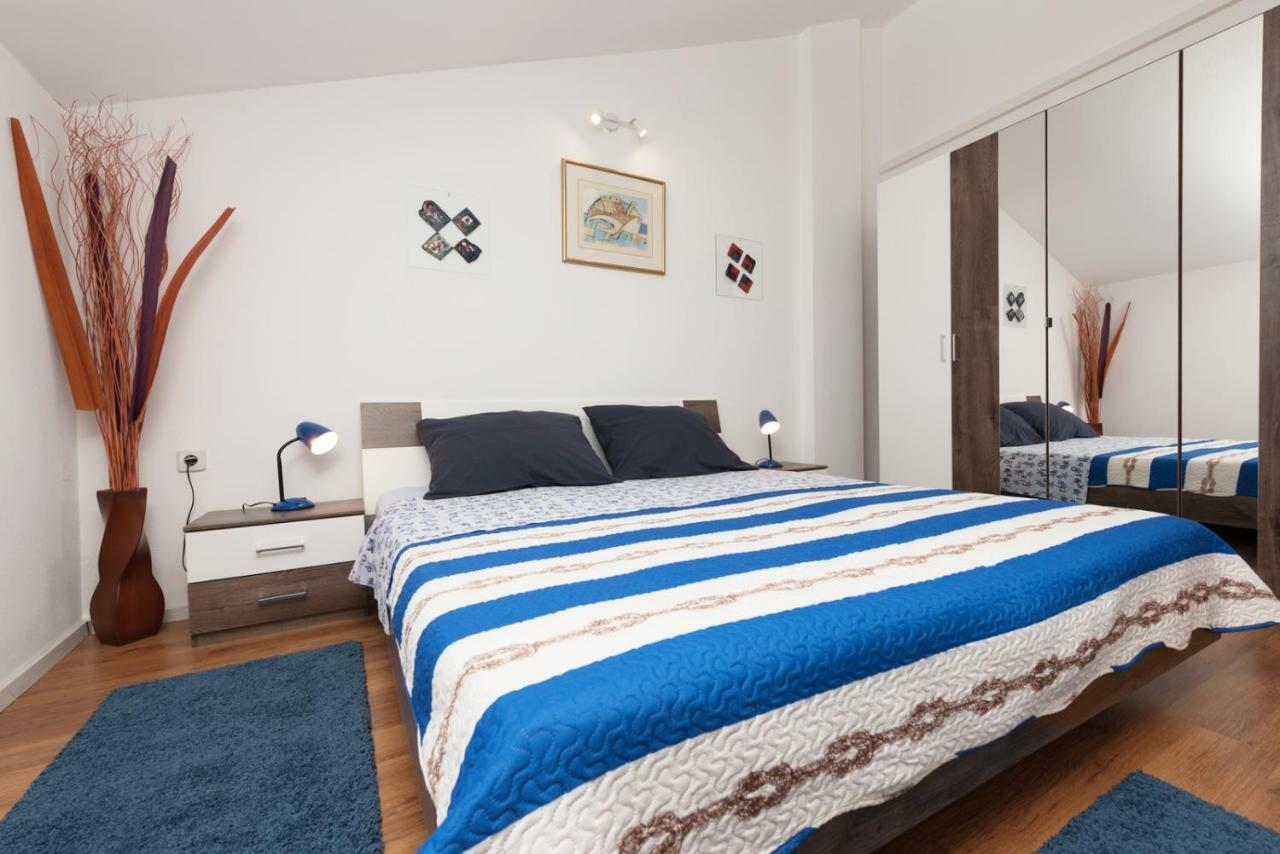 Apartments Villa Zara ロヴラン エクステリア 写真