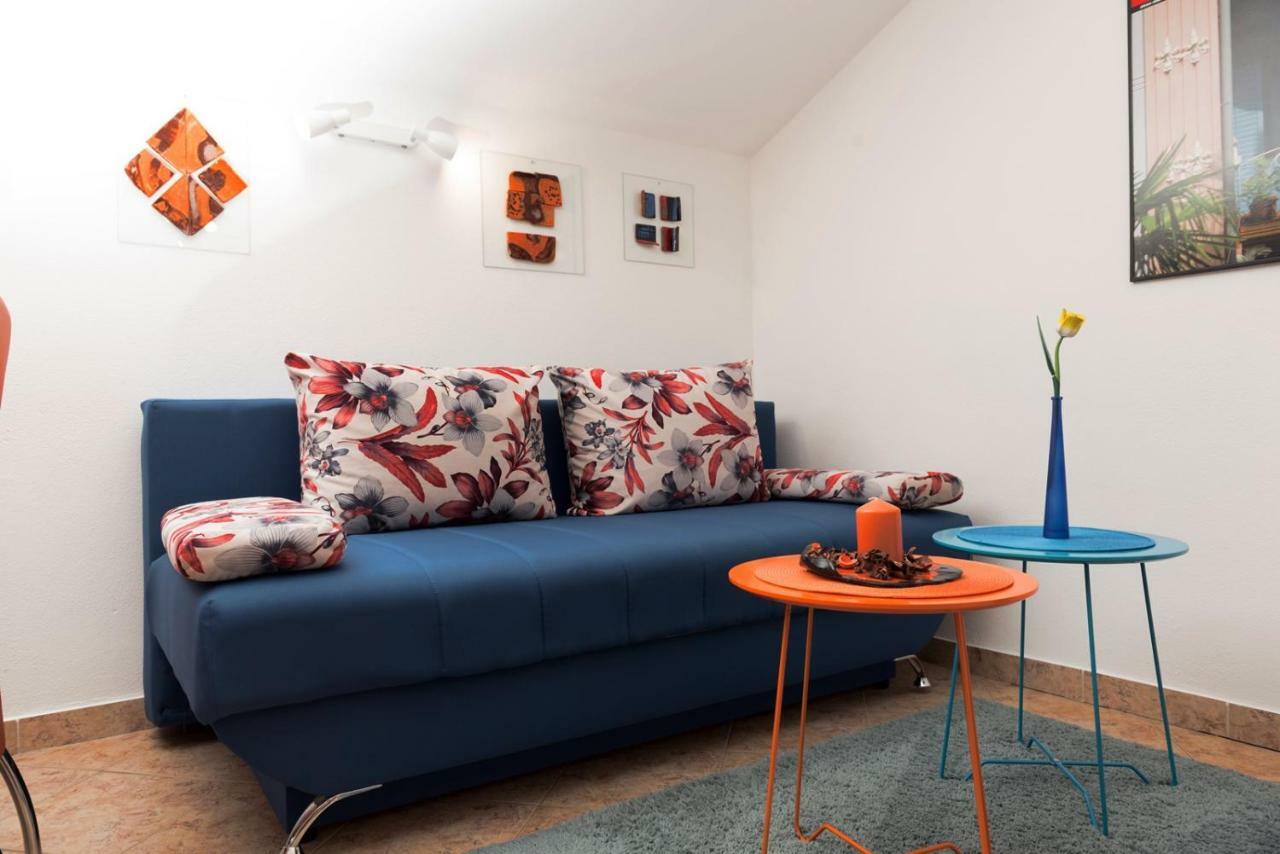 Apartments Villa Zara ロヴラン エクステリア 写真